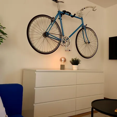 아파트 Modern Near Kristalltherme- Montirooms *