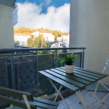 Modern Near Kristalltherme- Montirooms