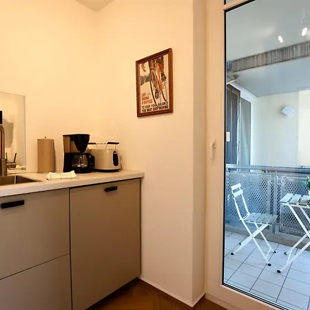 Modern Near Kristalltherme- Montirooms *