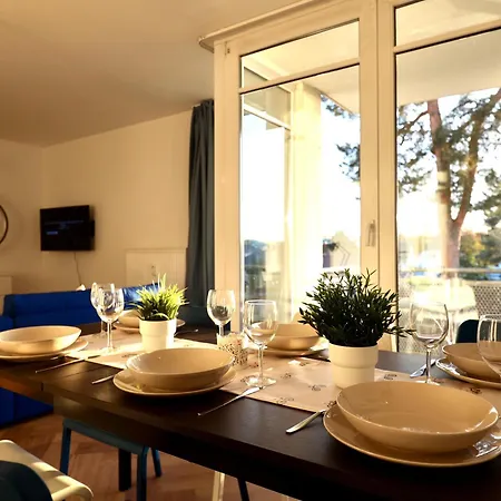Modern Near Kristalltherme- Montirooms Apartment *