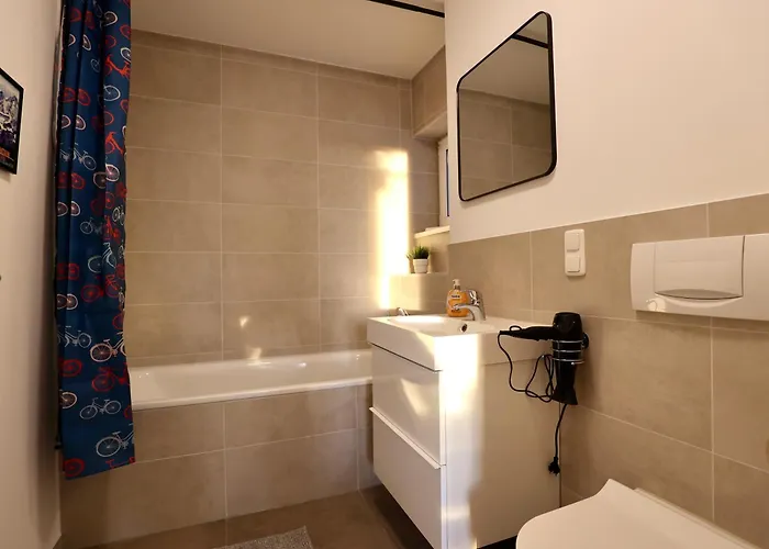 Lägenhet Modern Near Kristalltherme- Montirooms *