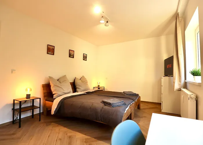 Modern Near Kristalltherme- Montirooms Ludwigsfelde