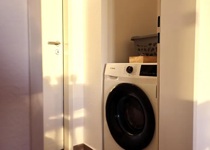 Modern Near Kristalltherme- Montirooms * Ludwigsfelde