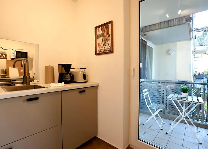 Modern Near Kristalltherme- Montirooms *